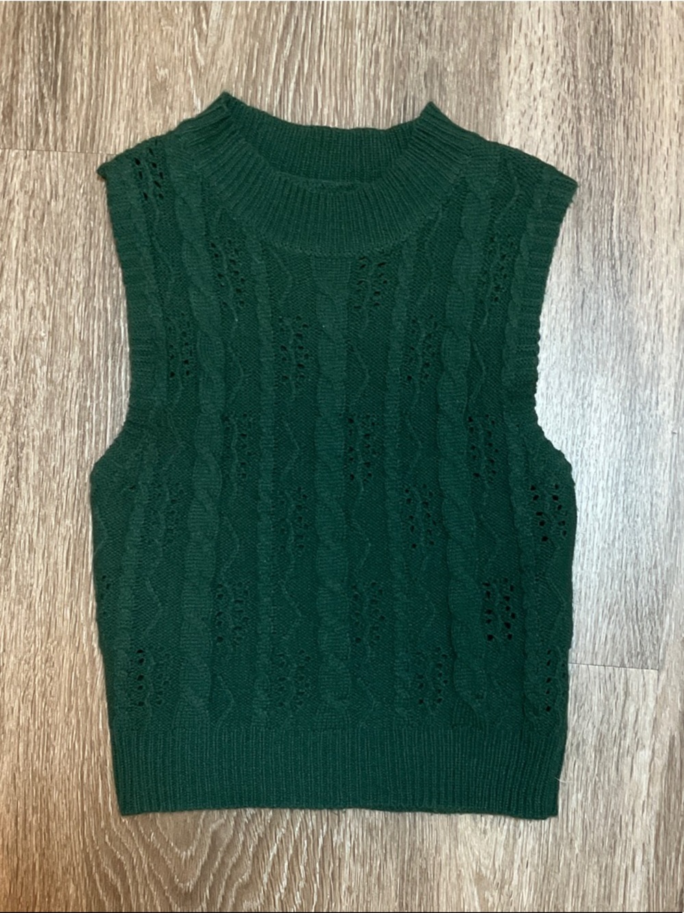 SHEIN Dark Green Cable Knit Sleeveless Sweater Vest